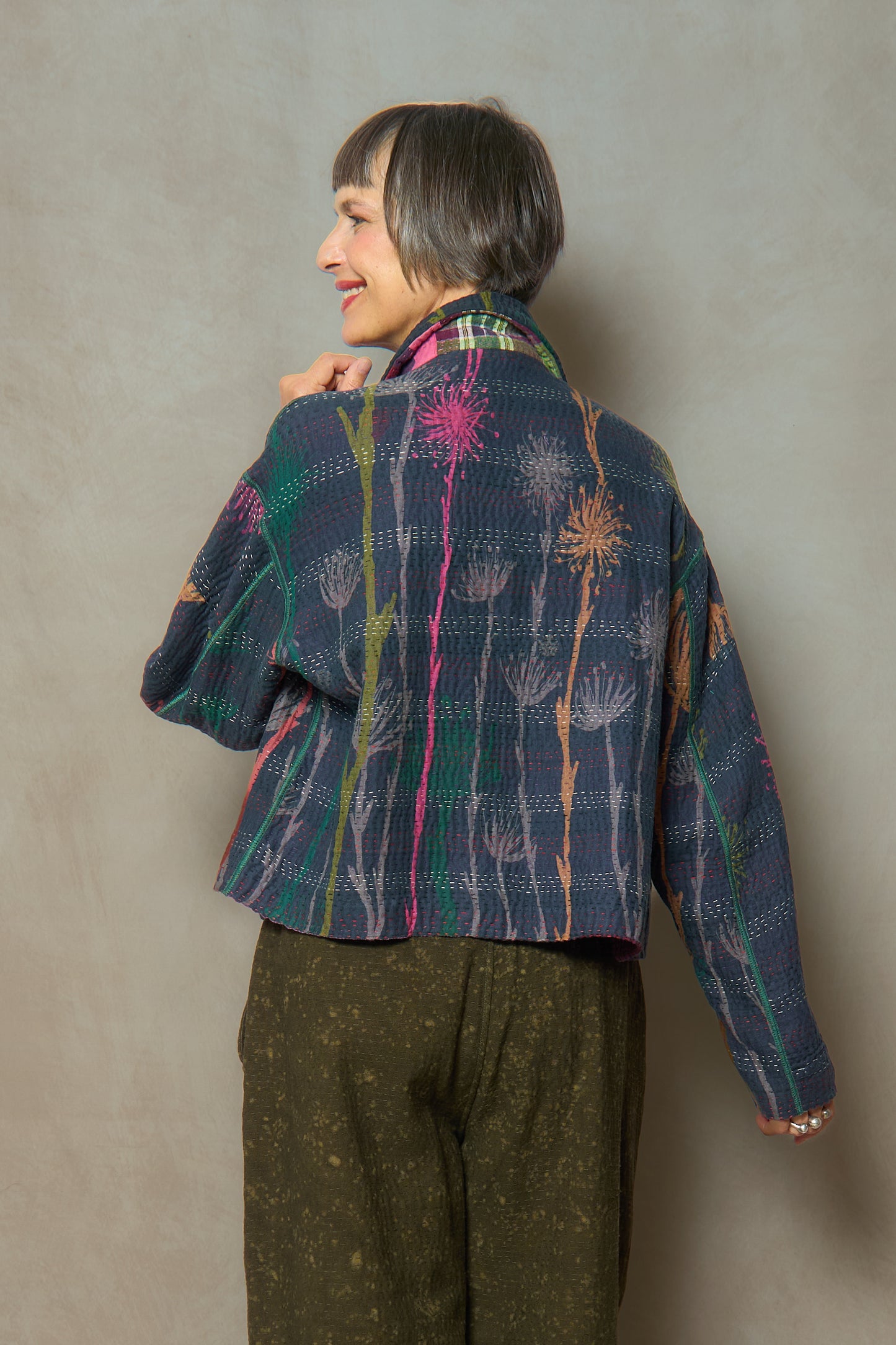 FC4970-BLK / FLOWER PRINT WITH CHECKERED PATCH (New order)
