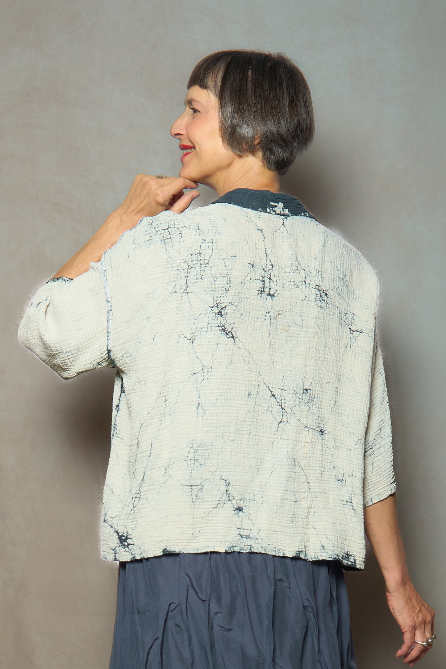 YP2971-GRY / MUD DYE RIPPLE KANTHA (AVAILABLE JACKETS)