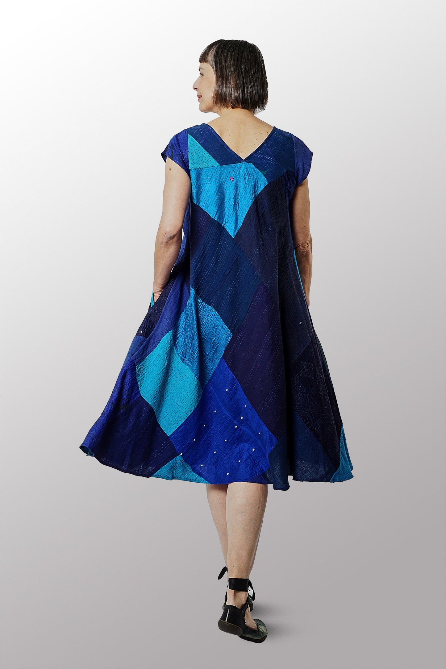 WO2970-BLU / COTTON SILK SW PATCH OMBRE KANTHA -BLU (AVAILABLE JACKETS)