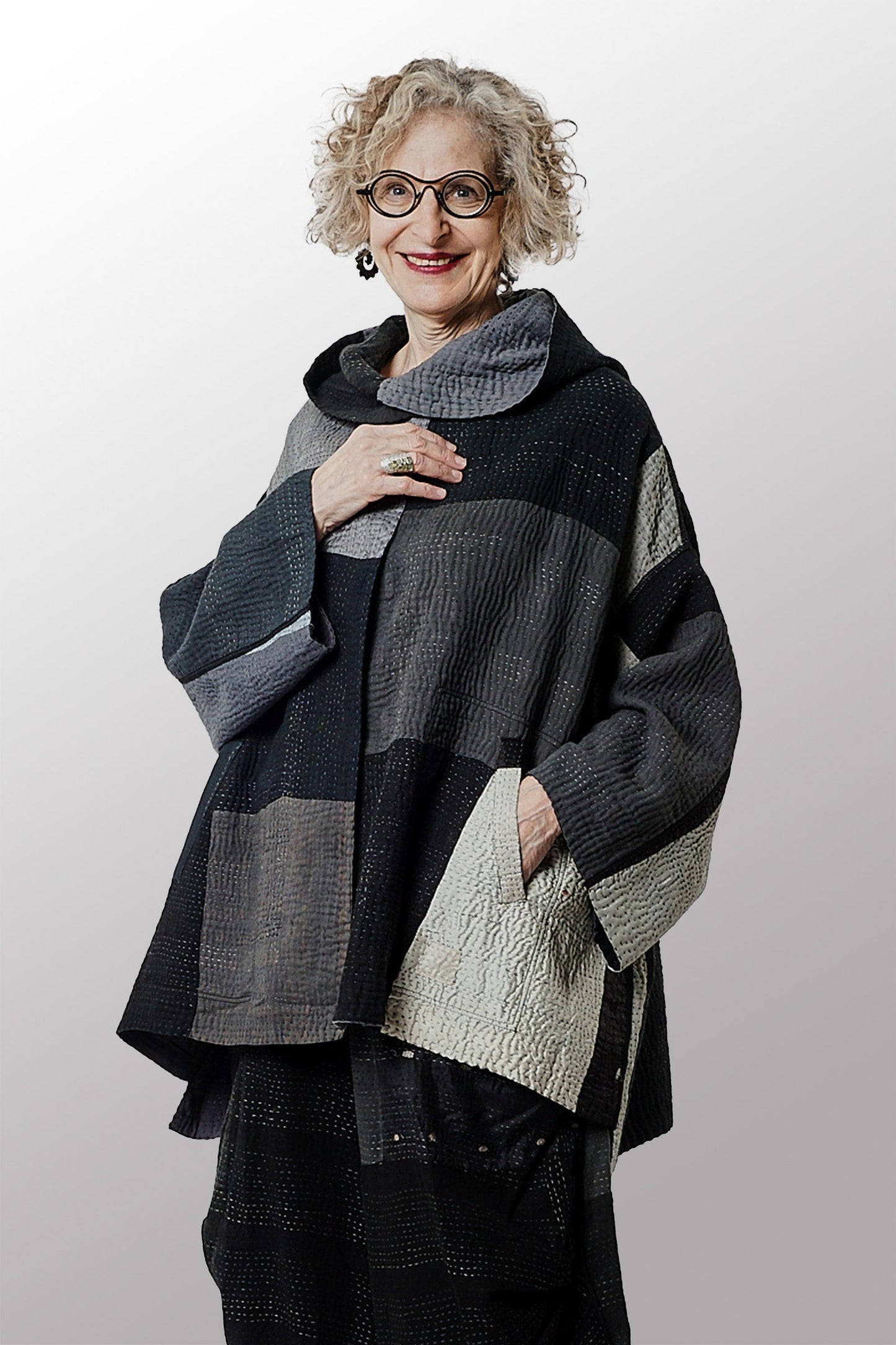 WO4970-BLK / COTTON SILK SW PATCH OMBRE KANTHA -BLK (AVAILABLE JACKETS)