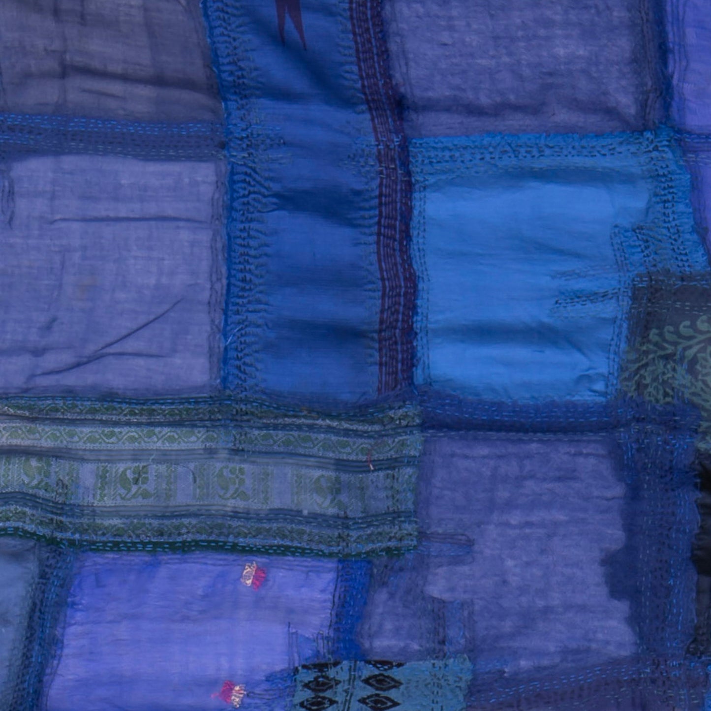MT1976-BLU / MOSAIC TILE PATCH KANTHA -BLU (AVAILABLE JACKETS)