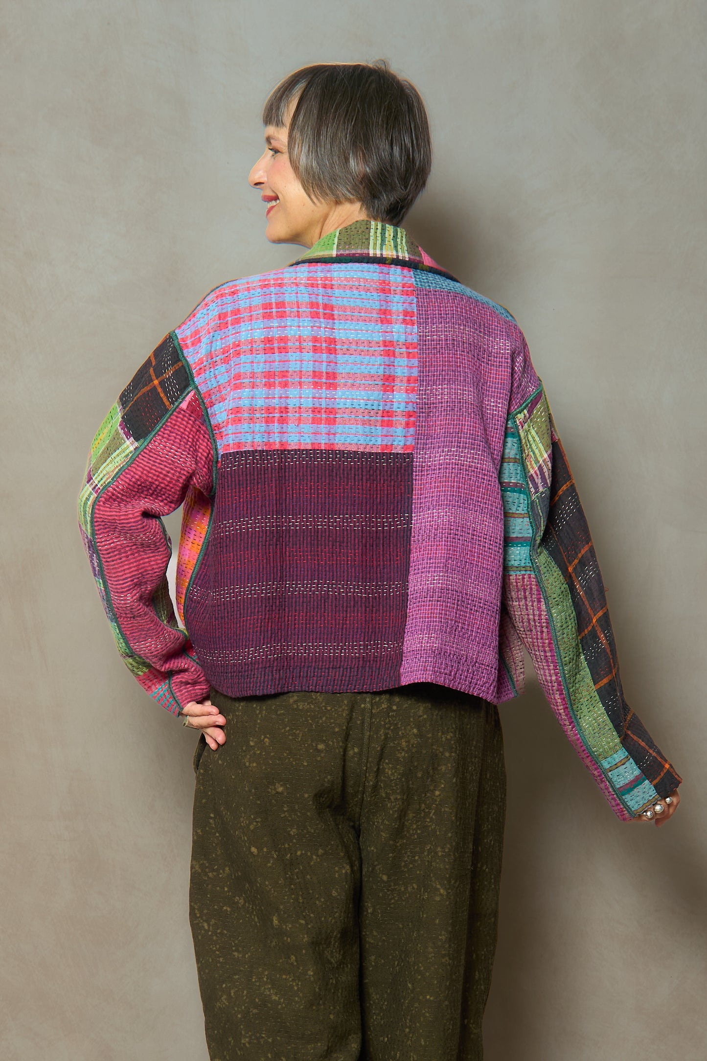 FC4970-BLK / FLOWER PRINT WITH CHECKERED PATCH (New order)