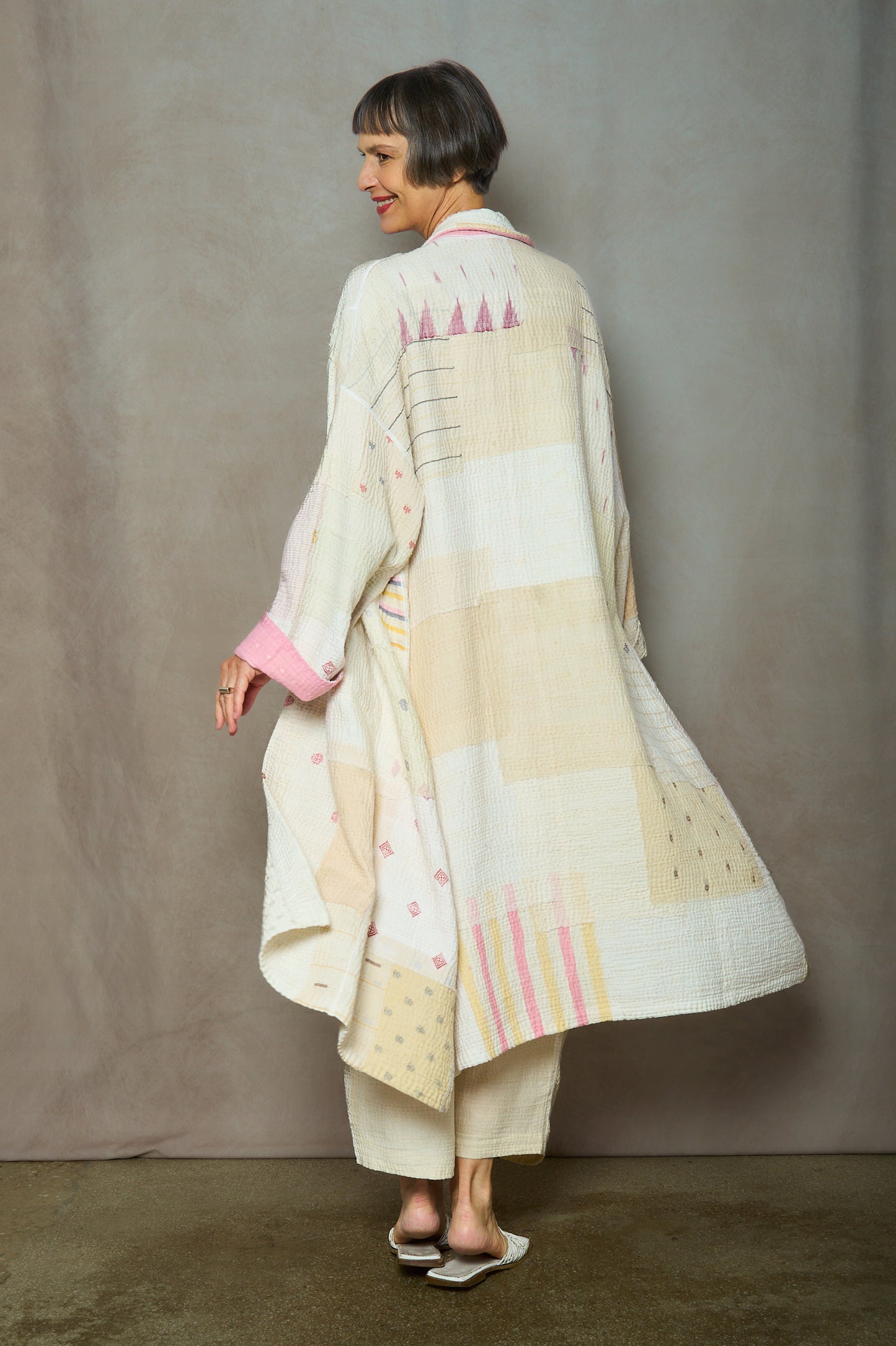 FM4970-IVY / FRAYED PATCH MIX KANTHA -IVY (AVAILABLE JACKETS)