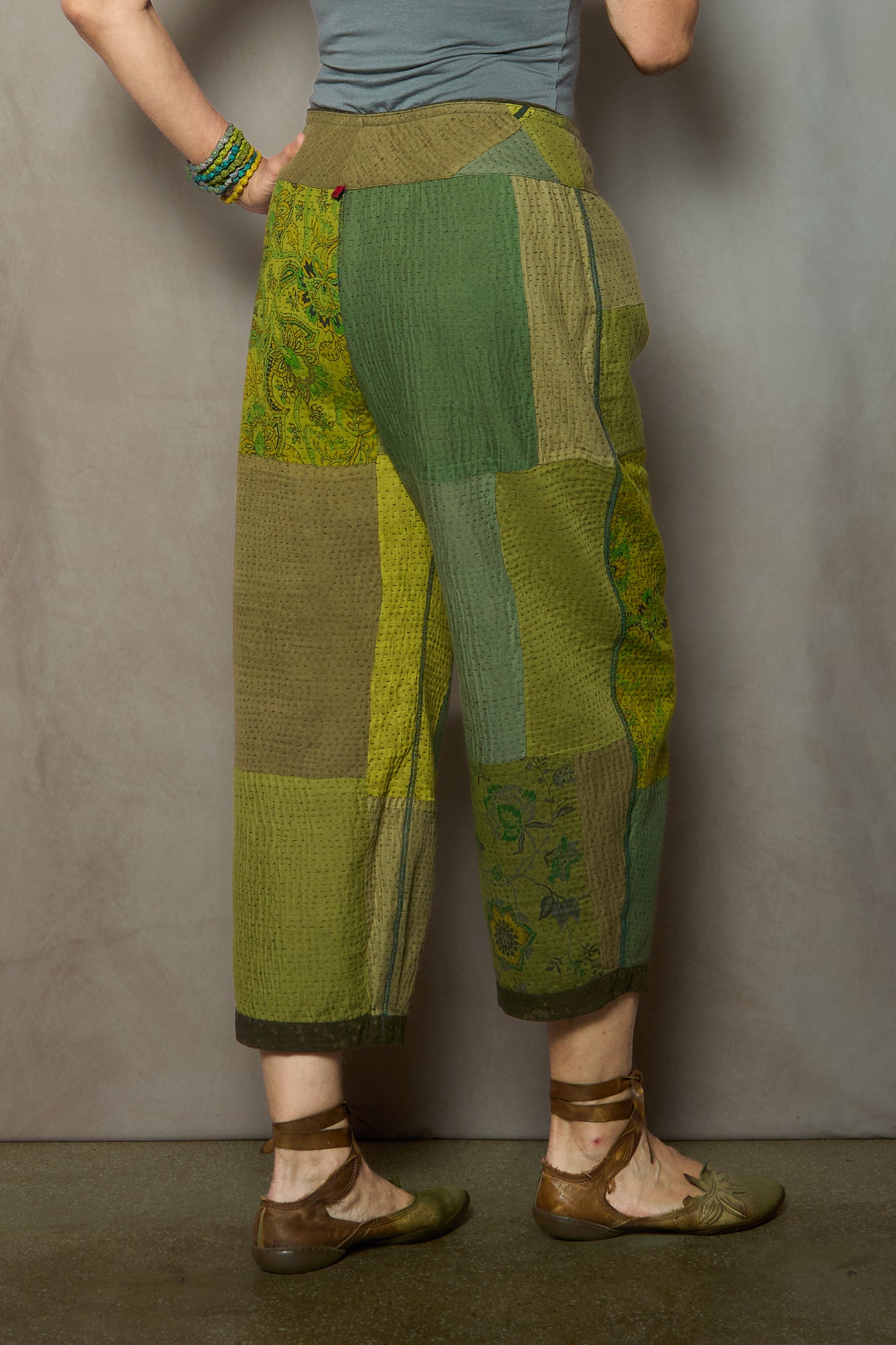 US2971-GRN / DUCK SUN DYE WITH PATCH KANTHA (New order)
