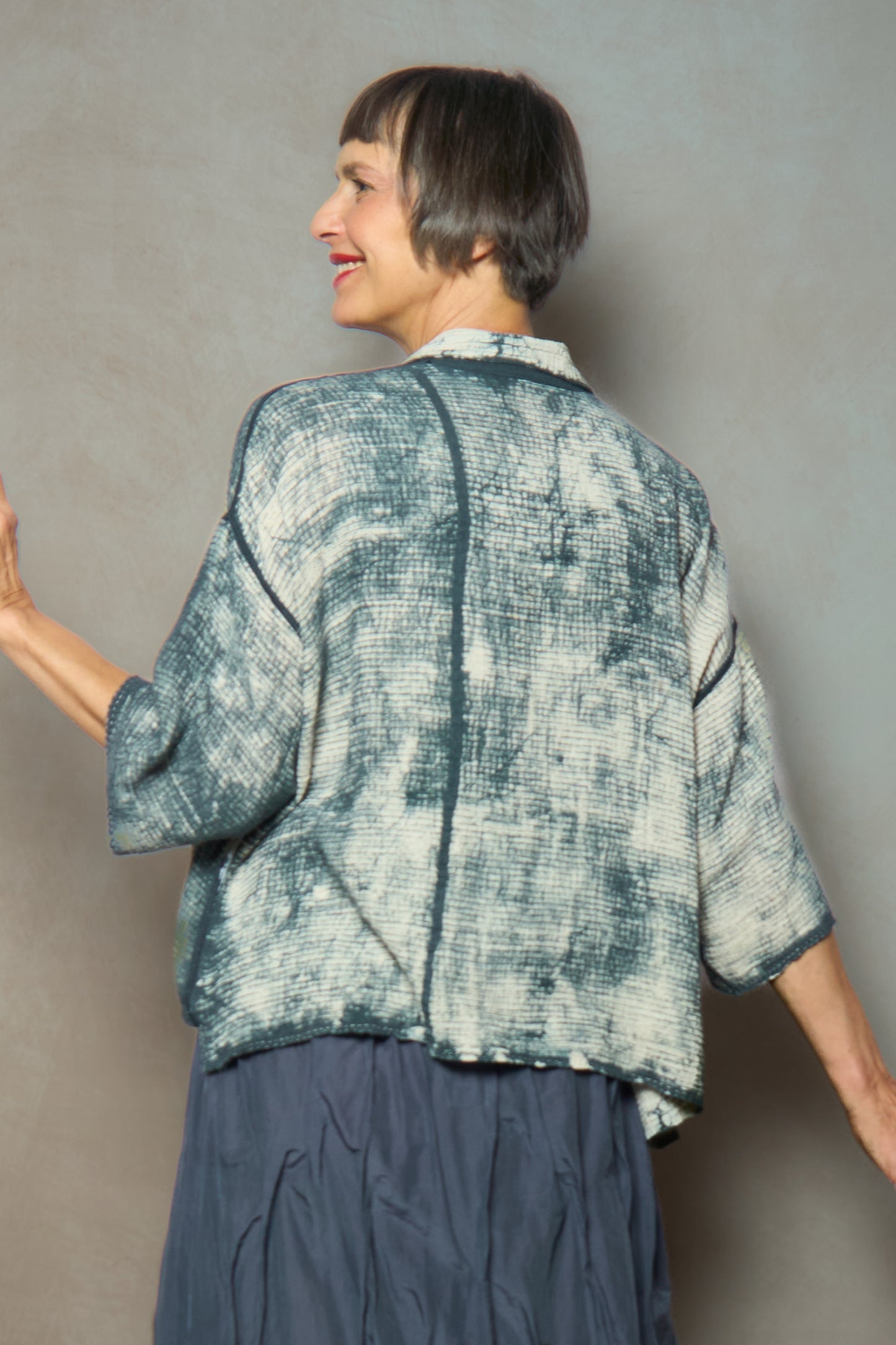 YP2971-GRY / MUD DYE RIPPLE KANTHA (AVAILABLE JACKETS)