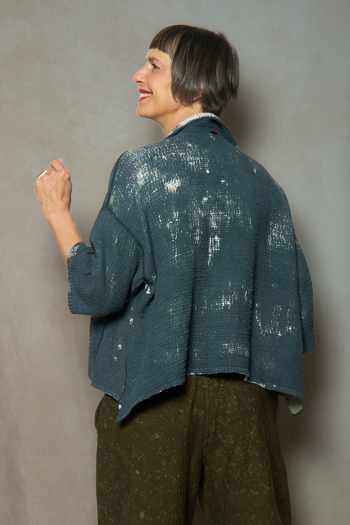YP4971-GRY / MUD DYE RIPPLE KANTHA (AVAILABLE JACKETS)